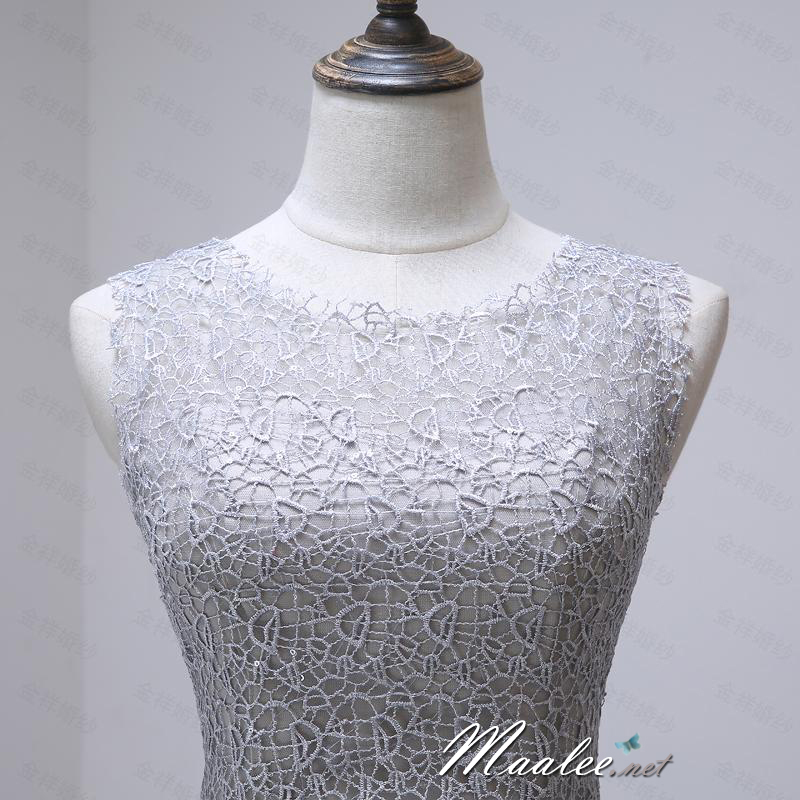 พร้อมเช่า ชุดราตรีสั้น แขนกุด แต่งลูกไม้ เอวคาดเพชรหรู กรโปรงตาข่าย ด้านหลังซีทรูแนวเซ็กซี่ สีเทา