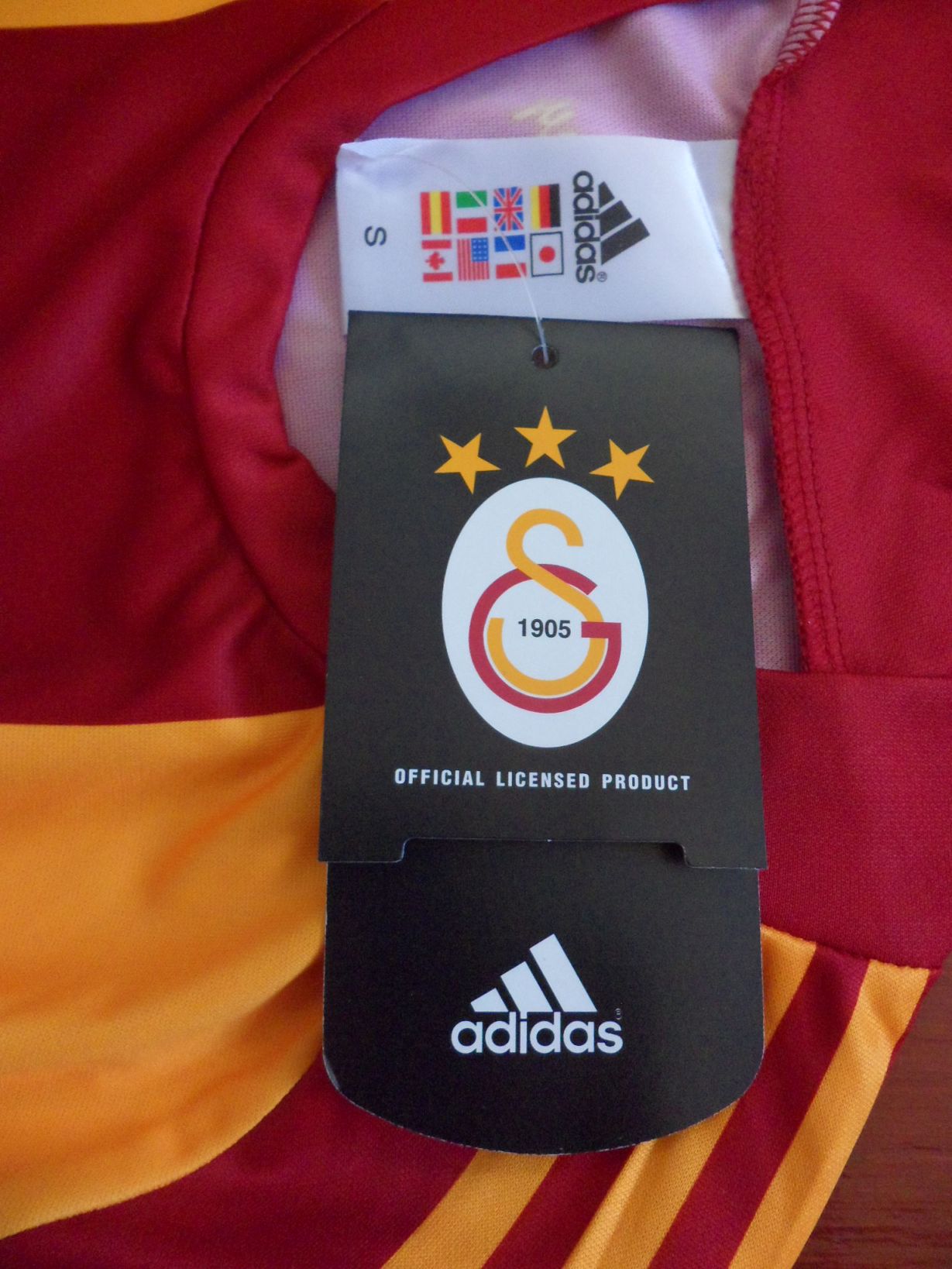 เสื้อฟุตบอล ทีมสโมสรกาลาตาซาราย เอสเค ชุดเหย้า (UCL/UEFA Cup) 2008/09 ใหม่ S-Size / GALATASARAY SK Football Shirt Home Kit (UCL/UEFA Cup) 2008/09 Jersey NEW S-Size
