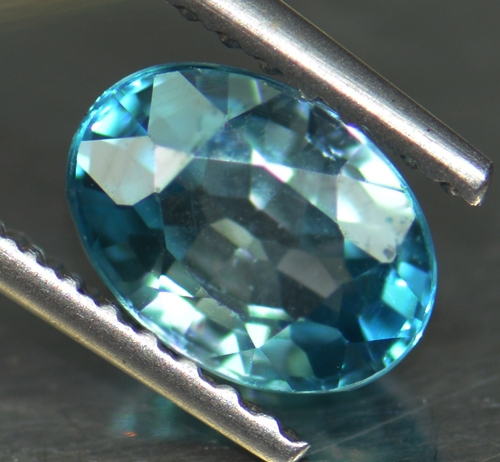 เพทายสีฟ้าน้ำทะเล (Zircon) 1.35 กะรัต (0553)