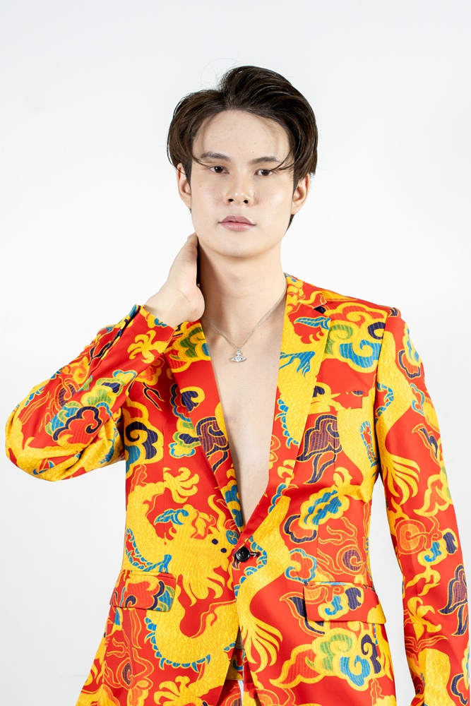 พร้อมเช่า ชุดสูทจีนชาย โทนสีส้มแดง ทอลายในเนื้อผ้า แบบหรูหรา สไตล์จีน