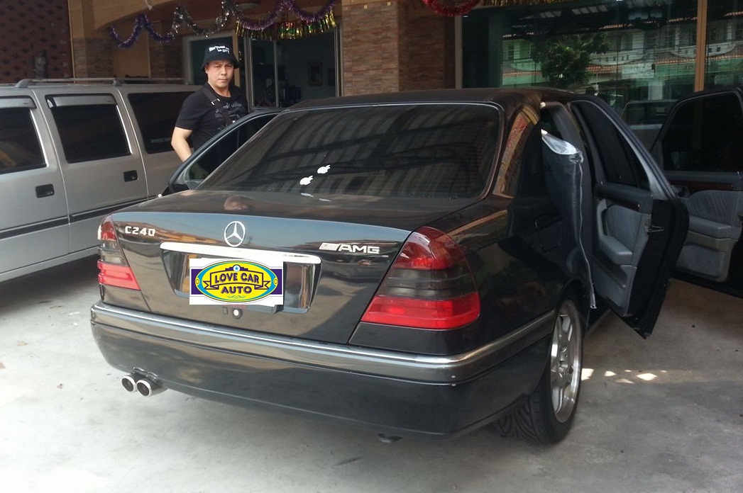 พรมปูพื้นในรถยนต์ Benz C240 W202 ไวนิลสีน้ำตาลขอบดำ