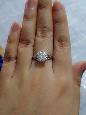 BR401+++แหวนชูขนาดเกือบ 3 กะรัต+++เรียบ หรูหรา สวยมากๆๆๆ เพชรแวววาว เหมือนจริงมากๆเล่นไฟสุดๆ วงนี้ต้องมีไว้นะคะ แบบยอดนิยม ไม่ตกtrend ค่ะ