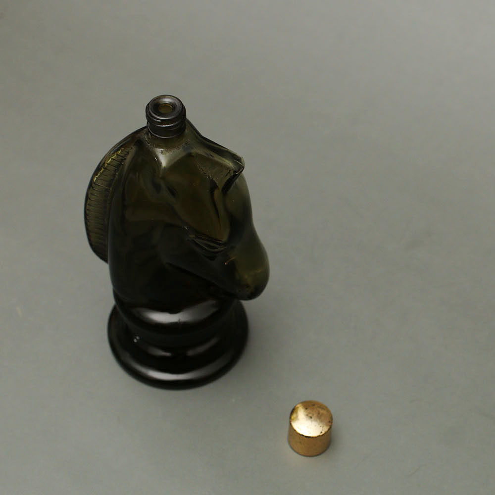 ขวดแก้วน้ำหอม รูปม้า AVON PONY DECANTER ขวดเปล่า สภาพดี