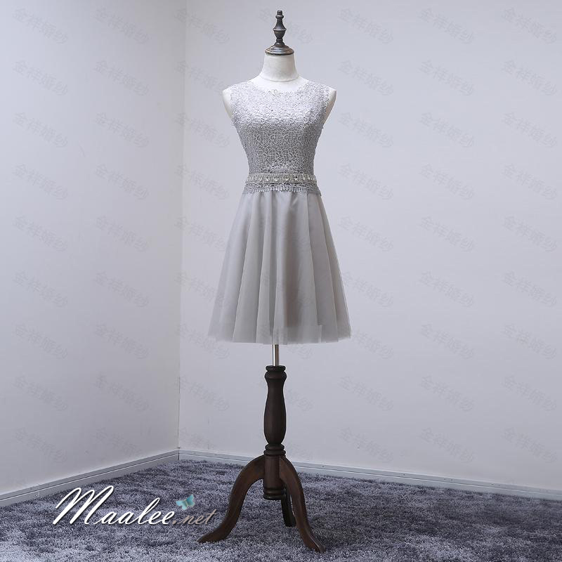 พร้อมเช่า ชุดราตรีสั้น แขนกุด แต่งลูกไม้ เอวคาดเพชรหรู กรโปรงตาข่าย ด้านหลังซีทรูแนวเซ็กซี่ สีเทา