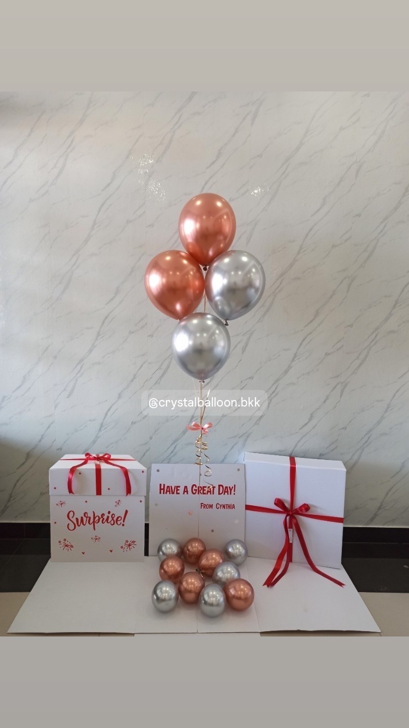 Surprised Box กล่องเซอร์ไพรส์ พร้อม ลูกโป่ง 4 ลูก พร้อมตกเเต่ง สามารถใส่รูปได้ 2 ใบ สามารถเปลี่ยนสีลูกโป่ง/เปลี่ยนสีข้อความได้