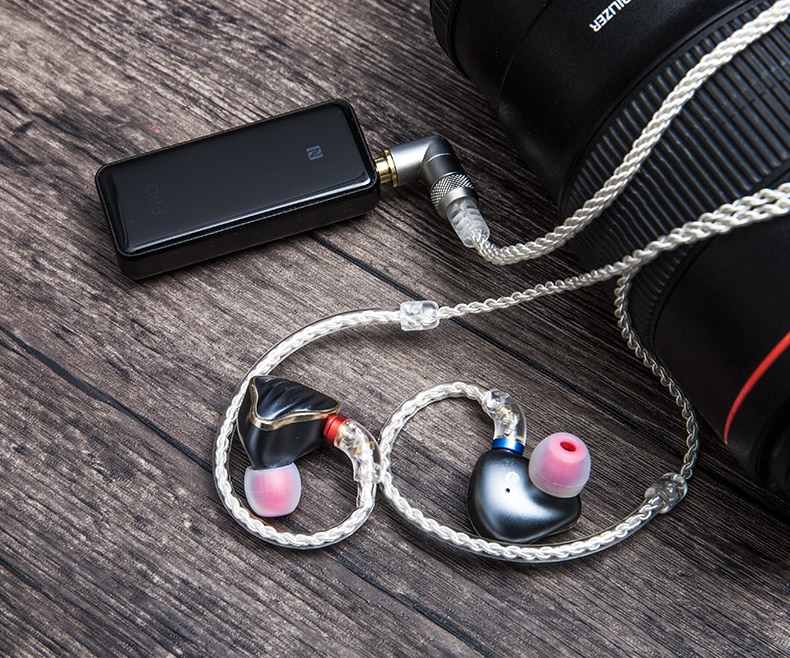 ขาย FiiO LC-2.5BS สายทองแดงชุบเงินถักแบบ High-Purity ขั้ว MMCX