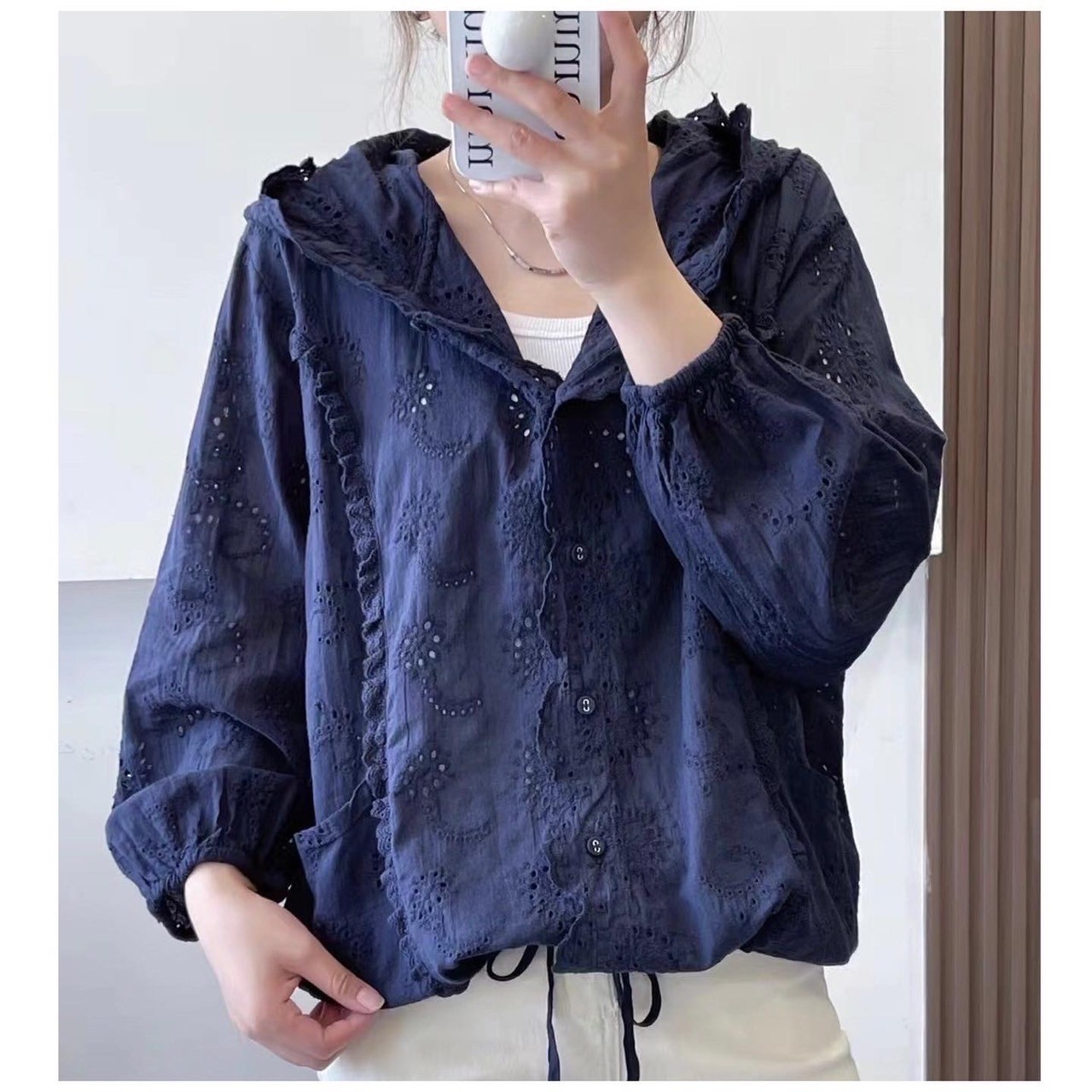 เสื้อคลุมผ้าลูกไม้แต่งกระเป๋ามีฮู้ด
