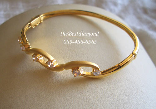 BL011++กำไลเพชรตัว S เพชร 6 เม็ด++กำไลน่ารักๆๆ ดูเป็นรูป s หรือ เกลียวก็ได้ โดยแต่ละเกลียวฝังเพชร 2 เม็ด ชุปงานซาตินผสมงานทองเงาๆ ดีไซน์สวย ไม่เวอร์