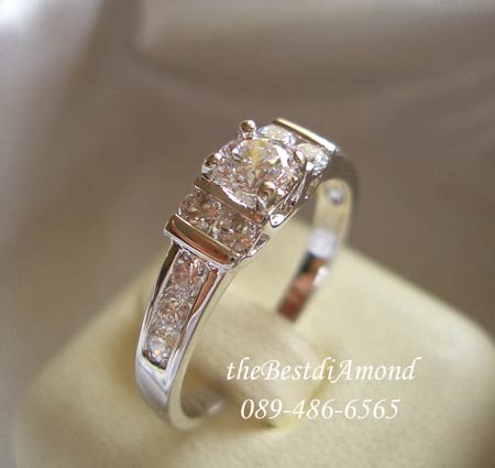 BR915RD+++แหวนชู แบบเล่นระดับ งานสวยมากๆๆ เรียบร้อย ดูผู้ดีมากค่ะ ใส่แล้วหรูหรานิดๆ แต่ไม่เวอร์ เพชรสวยวิบๆเลยค่ะ