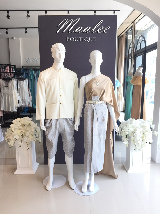 เช่า ชุดไทย ชุดเพื่อนเจ้าสาว ชุดไทยผ้าถุงสีเทาเงิน สไบเรียบ สีน้ำตาลทอง