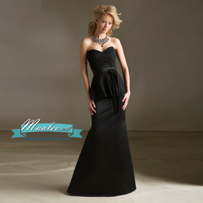 พร้อมส่ง ชุดราตรียาว เกาะอก ลูกไม้สีขาว ระบายช่วงเอวพร้อมโบว์สีขาว ตัวกระโปรงสีชมพูทรงหางปลา