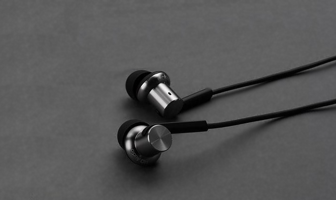 ขาย Xiaomi Hybrid หูฟัง IEM เสียงดีไดร์เวอร์แบบ Hybrid BA+dynamic