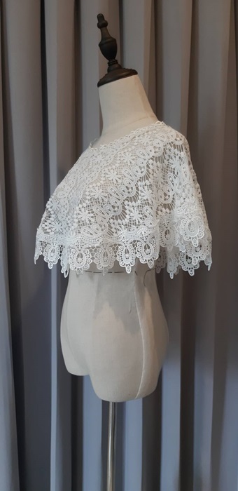 Preorder ผ้าคลุม /เสื้อคลุม ลูกไม้ สีขาว