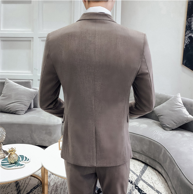 พร้อมเช่า ชุดสูทชาย สีน้ำตาล ทรงเข้ารูป สไตล์เกาหลี พร้อมเสื้อกั๊ก