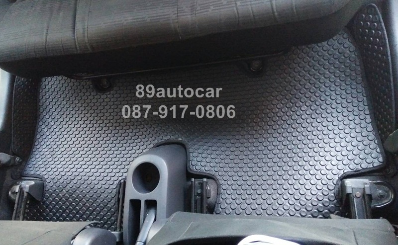ยางปูพื้นรถยนต์เข้ารูป Toyota Yaris 2006 กระดุมสีดำขอบดำ + ท้าย + พับเบาะ