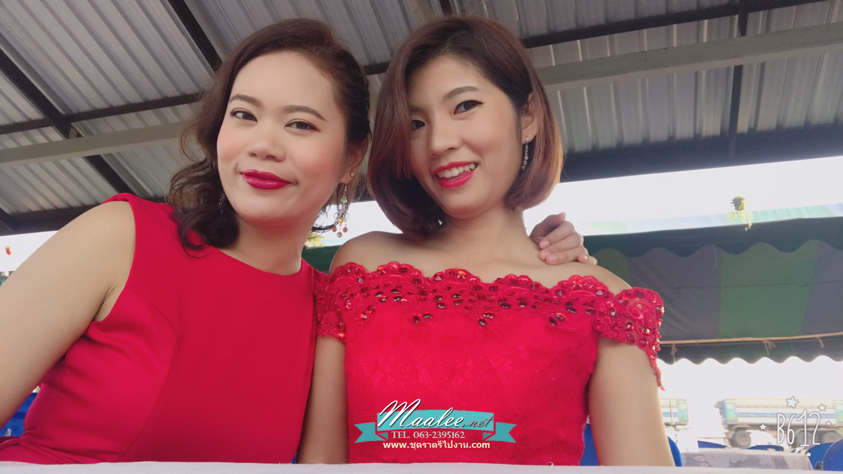 พร้อมส่ง ชุดราตรีสั้น แบบปาดไหล่เซ็กซี่ เข้ารูป สีแดง ผ้าลูกไม้ แต่งเลื่อมสุดหรู (เชือกผูกหลัง)