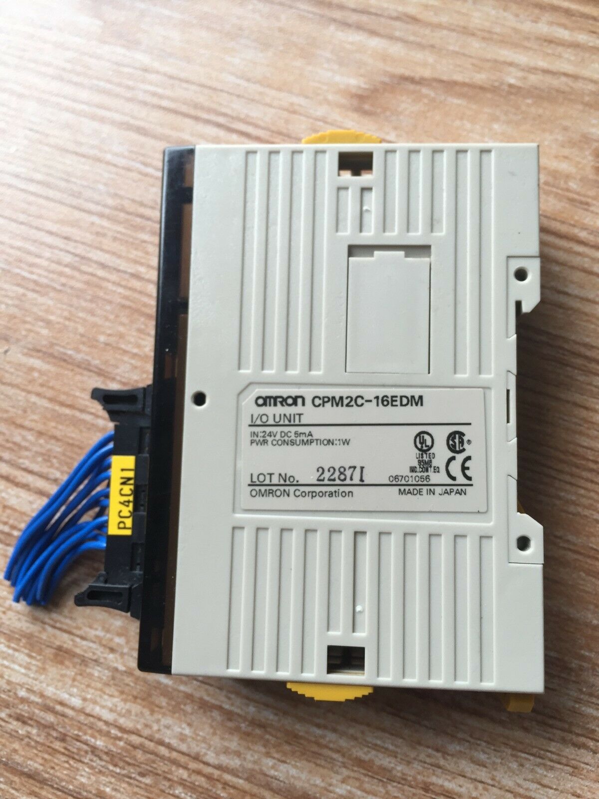 PLC " OMRON " รุ่น CPM2C-16EDM