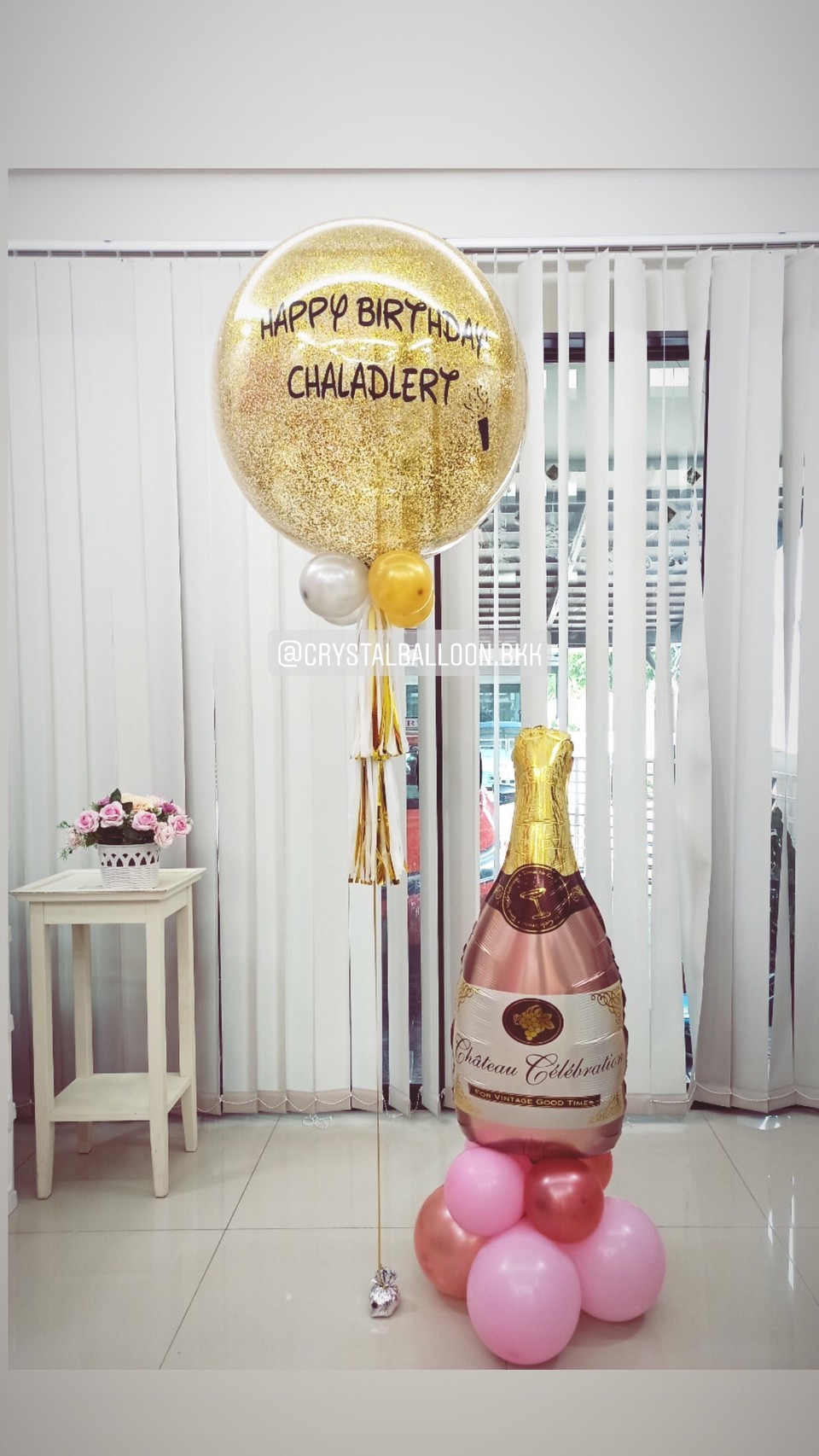 ลูกโป่ง วันเกิด Bubble ขนาด 24" กลิตเตอร์สีทอง พร้อม ฟอยล์ขวดไวน์ ตั้งฐาน 1 ชิ้น พร้อมตกเเต่ง สามารถเปลี่ยนสีลูกโป่ง/เปลี่ยนข้อความ/เปลี่ยนขนาด/เปลี่ยนสี-ฟอยล์ตกแต่งได้