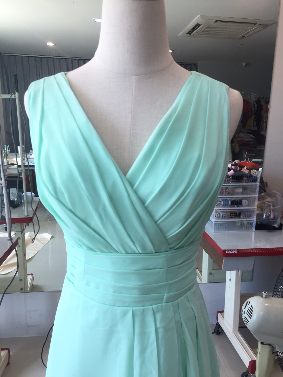 พร้อมส่ง ชุดราตรีสั้น ชุดเพื่อนเจ้าสาว สีเขียวอ่อน Green-001A