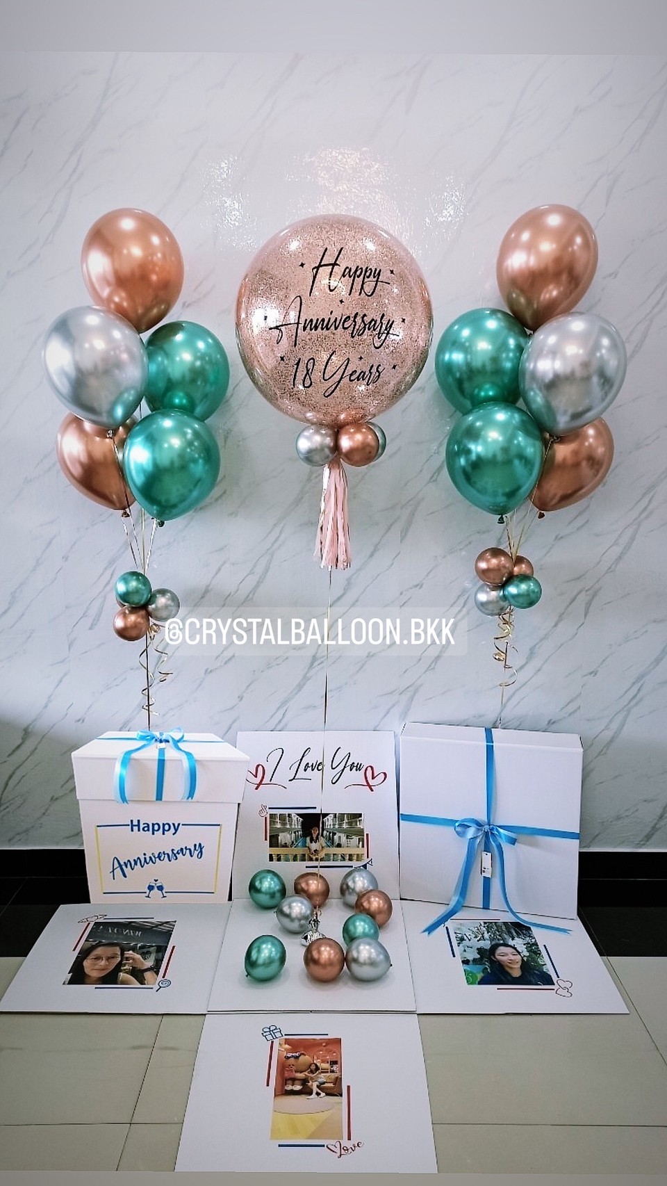 ลูกโป่ง Anniversary Surprise Box กล่องเซอร์ไพรส์วันครบรอบ Bubble ขนาด 24" พร้อมตกแต่ง ช่อลูกโป่งโครเมี่ยม 5 ลูก 2 ช่อ,สามารถใส่รูปได้ 4 ใบ สามารถเปลี่ยนสีลูกโป่ง/เปลี่ยนข้อความได้