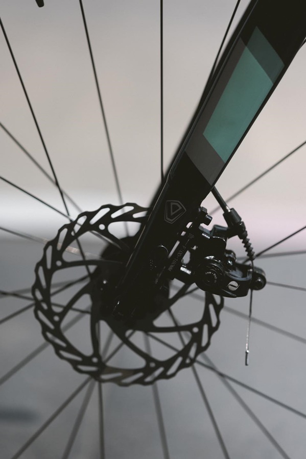 จักรยานเสือหมอบ JAVA AURIGA ชุดขับ DECA Shimano Sora 18speeds เฟรมอลูมิเนียม ลบรอยเชื่อม แฮนด์อลูมิเนียม lntegrated 700c