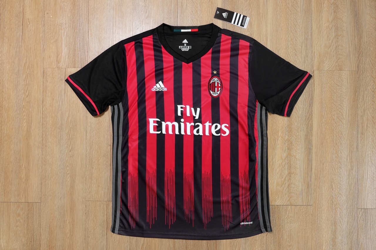 AC Milan 2016/17 Home Vintage Jersey เสื้อบอลเอซีมิลาน เสื้อเอซีมิลานย้อนยุค Fly Emirates
