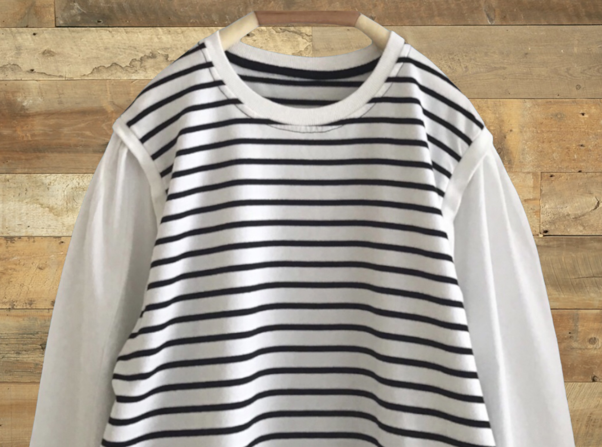 เสื้อยืดลายทางแต่งผ้าฝ้ายต่อลาย