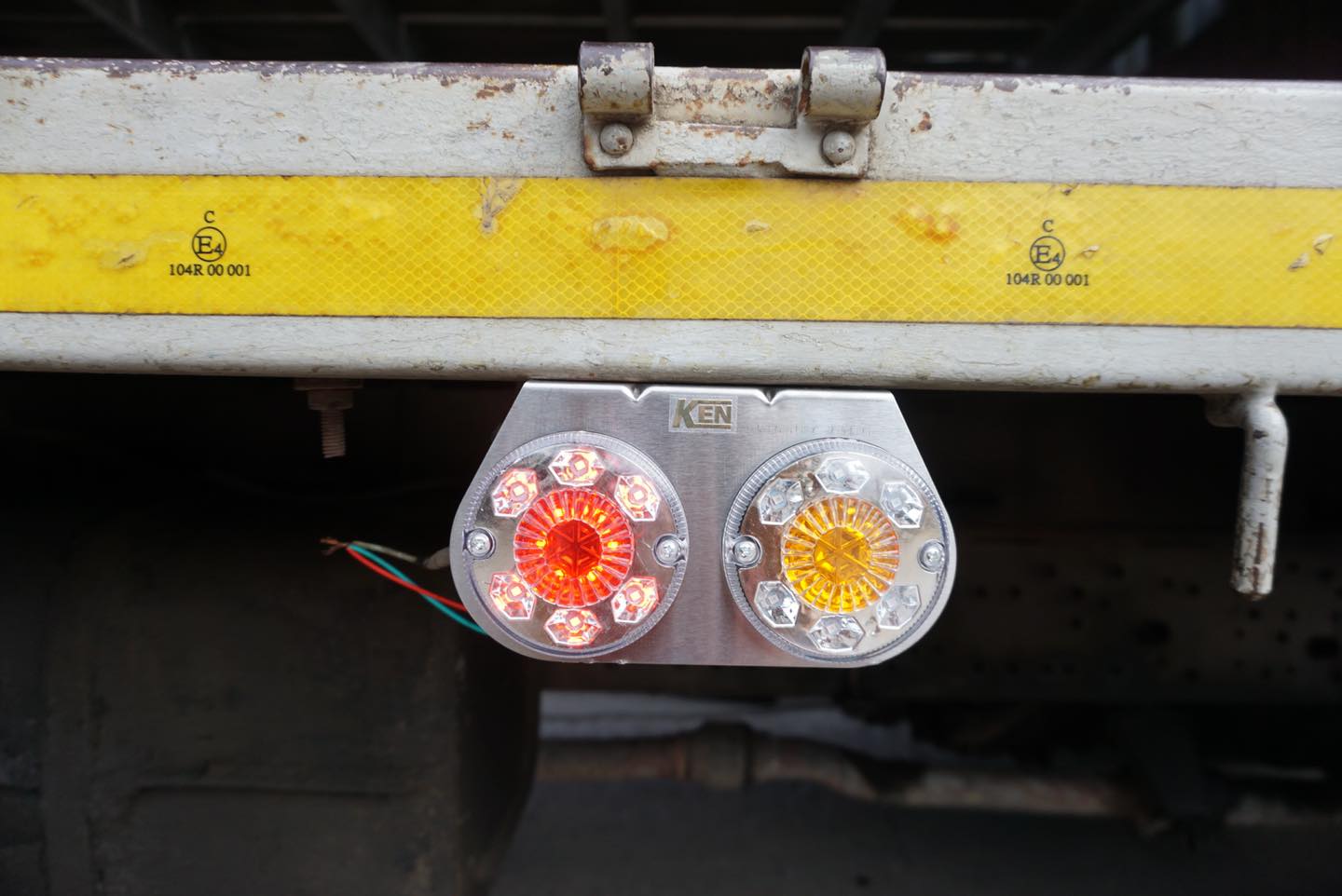 ไฟราวข้างกลมสแตนเลส LED รุ่นวิบวับ