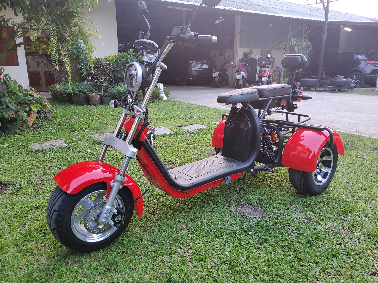 HORECA CP-3, สกูตเตอร์สามล้อ Citycoco มอเตอร์ 2000W แบตเตอรี่ลิเที่ยม 60V/20AH มาพร้อมตะกร้าหลัง ขนาดล้อ 10นิ้ว