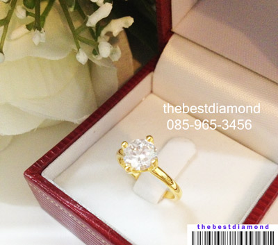 BR974++แหวนเพชรเม็ดเดี่ยวขนาด 80 ตัง ขนาด รูปแบบยอดนิยมวางเพชรเฉียงๆ ดูทันสมัย เหมือนของจริงม๊าก เพชรวิบๆปิ๊งๆใส่แทนแหวนแต่งงานสบายๆ ไม่มีล้าสมัย