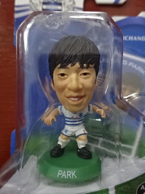 ตุ๊กตาโมเดลนักฟุตบอล ปาร์ค จี ซุง สโมสรควีนส์ปาร์ค เรนเจอร์ส ซอคเกอร์สตาร์ซ - SOC208 (2013) ใหม่ / PARK JI SUNG QUEENS PARK RANGERS Football Club SoccerStarz Football Figure - SOC208 (2013) NEW