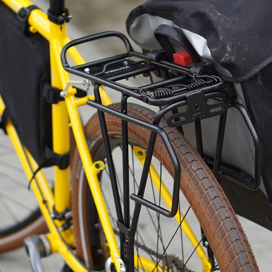 Vincita ตะแกรงหลังจักรยาน TOUR DISC สำหรับรถดิสเบรค สีดำ (C025) - สำหรับล้อ 26 นิ้ว ตะแกรงท้าย รับน้ำหนักได้ถึง 25 KG สำหรับล้อ 24-28 นิ้ว