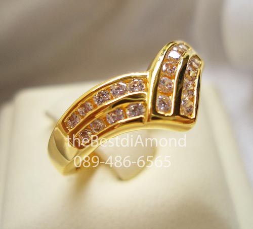 BR414+++แหวนปีกนกคู่+++คล้ายๆทรงปีกนก โดยมี 2 แถวประกบกัน เรียบ ดูดี ใส่ติดนิ้วได้ทุกวัน คล้ายๆแหวนแถว แต่เป็นแถวแบบมีรอยหยักตรงกลาง งานสวยค่ะ