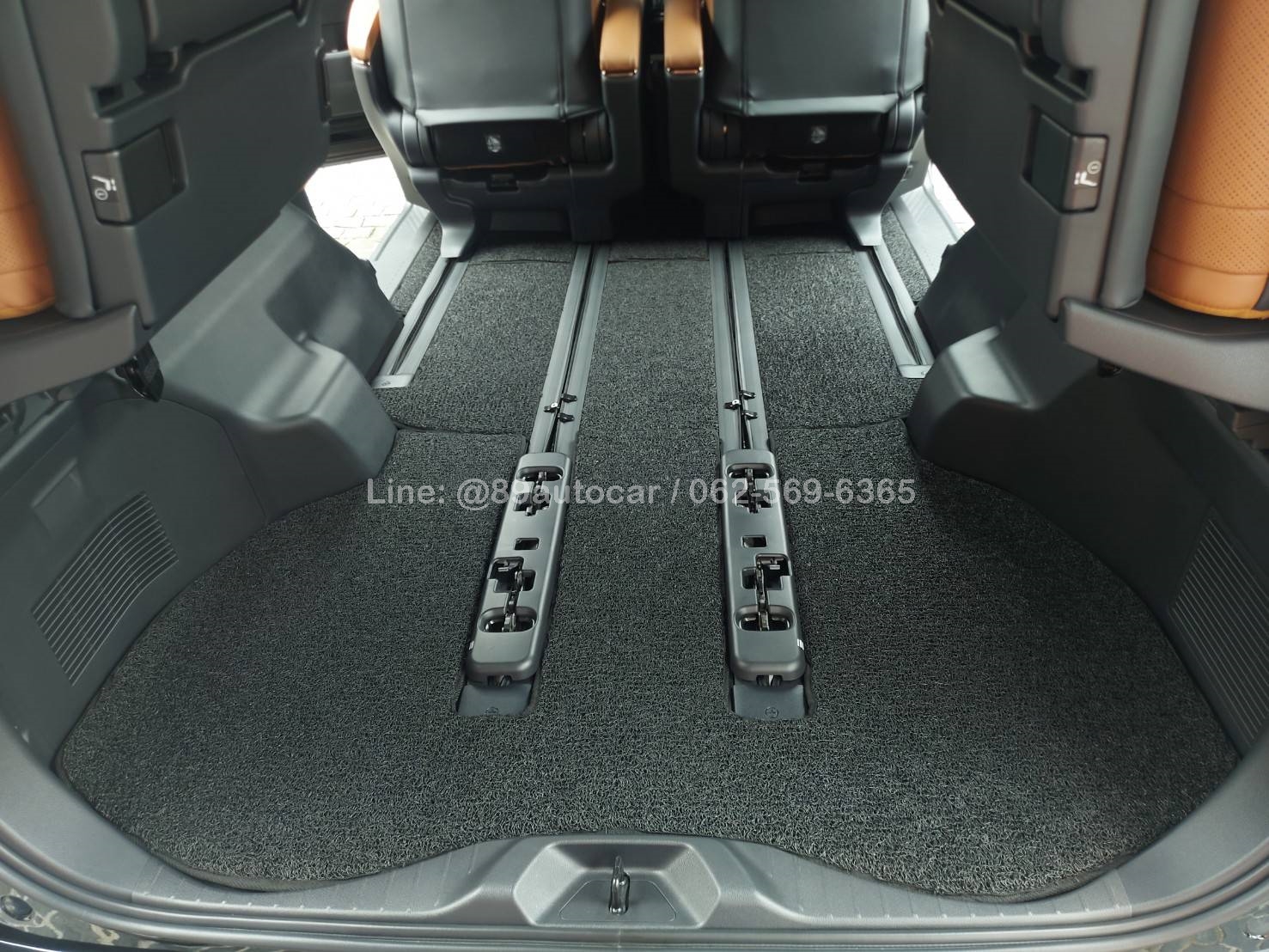พรมดักฝุ่น Toyota Alphard 40 ปี 2024 ปูพรมไวนิลดักฝุ่นสีดำขอบดำ