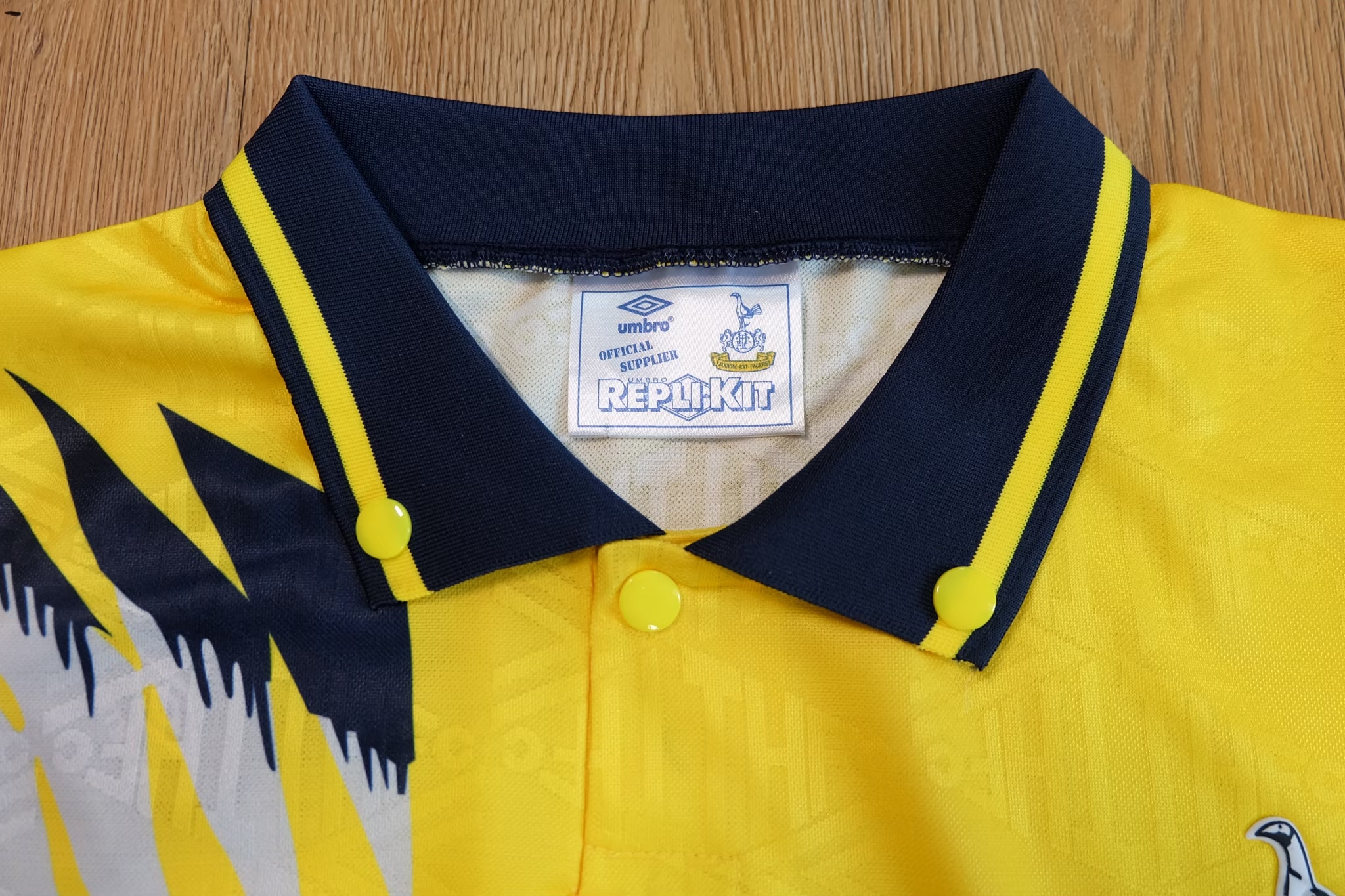 Tottenham Hotspur 1993/94 Away Umbro Retro เสื้อบอลย้อนยุคสเปอร์ เสื้อบอลย้อนยุคท็อตแนม ฮ็อทสเปอร์