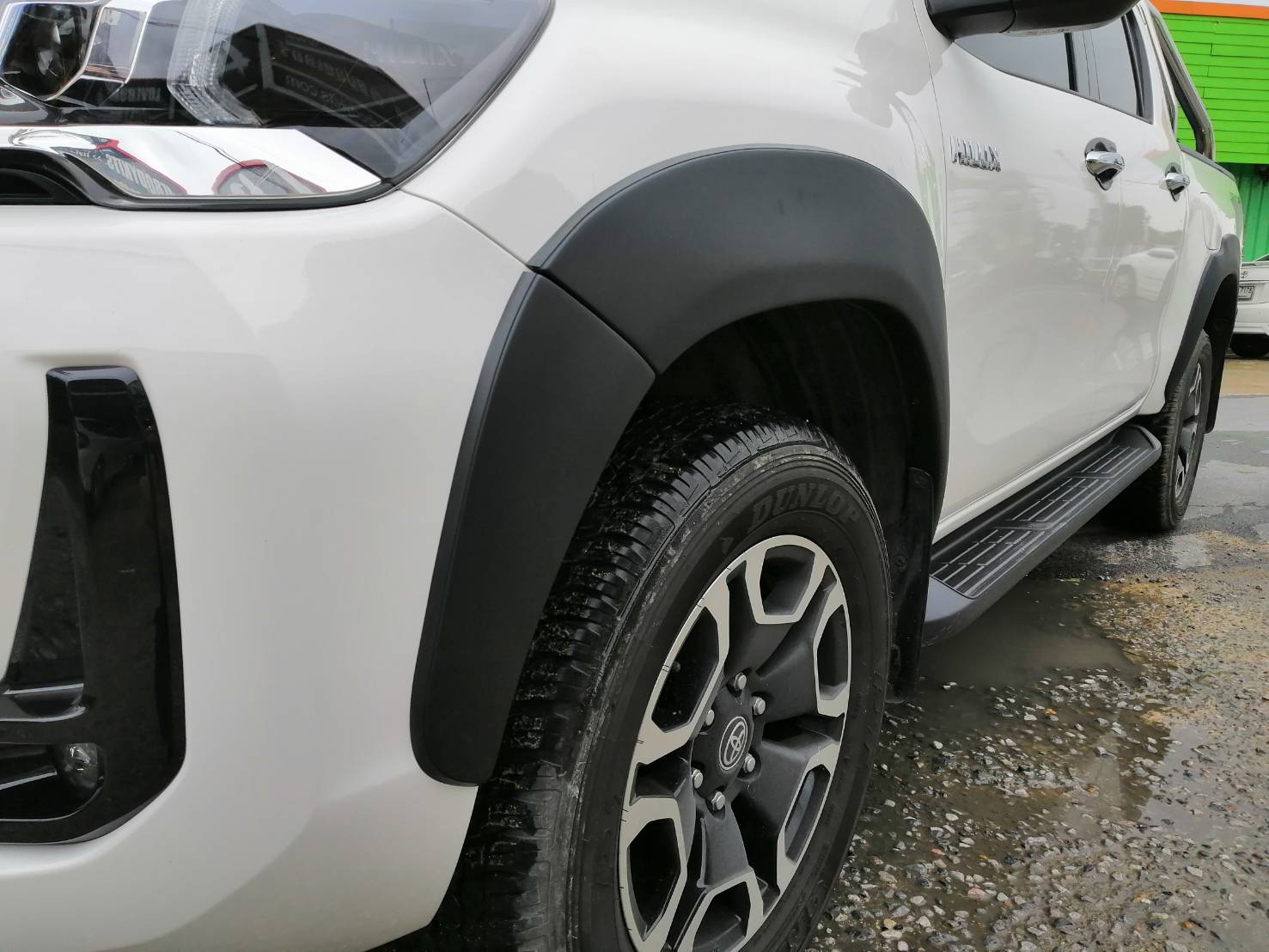 ซุ้มล้อทรงศูนย์ : REVO 2022-2022