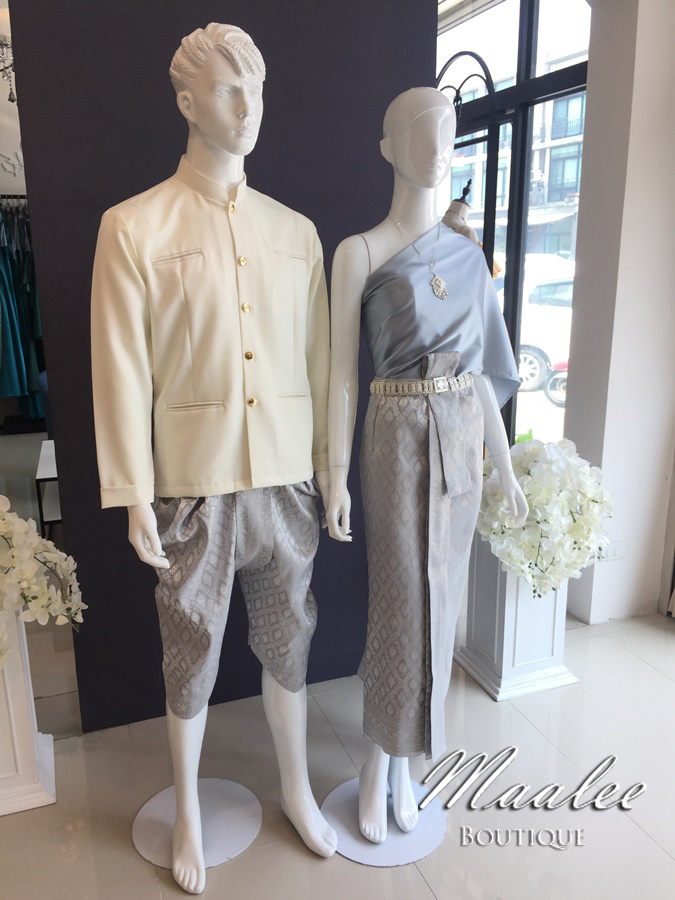 เช่า ชุดไทย ชุดเพื่อนเจ้าสาว ชุดไทยผ้าถุงสีเทาเงิน สไบเรียบ สีเทาเงิน