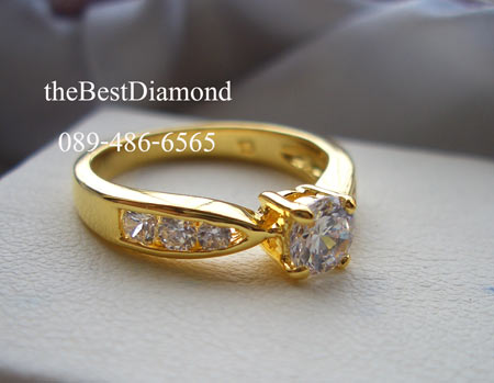 BR405+++แหวนชู 30 สต พร้อมบ่าข้างแบบปีกนก++ เรียบๆ แต่หรูหรา อยู่ได้นานไม่มีout เหมือนจริงสุดๆๆเพชรแวววาวมาก ใส่แล้วขับให้นิ้วเรียวสุด ไม่ควรพลาดนะคะ