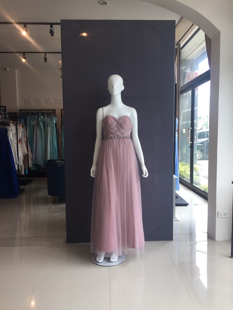 พร้อมเช่า ชุดราตรียาว เกาะอกผ้าตาข่าย ทรงเจ้าหญิงน่ารักมาก (เชือกผูกหลัง)