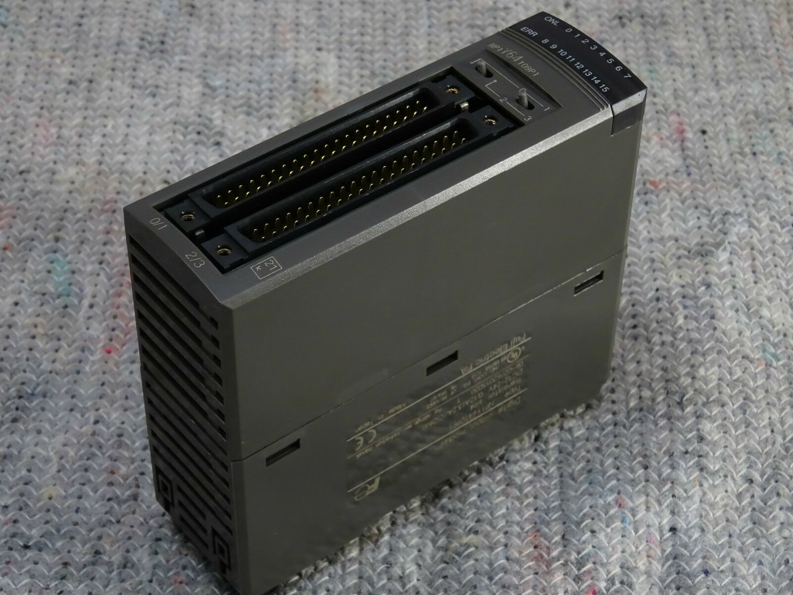 PLC " FUJI " รุ่น NP1Y64T09P1