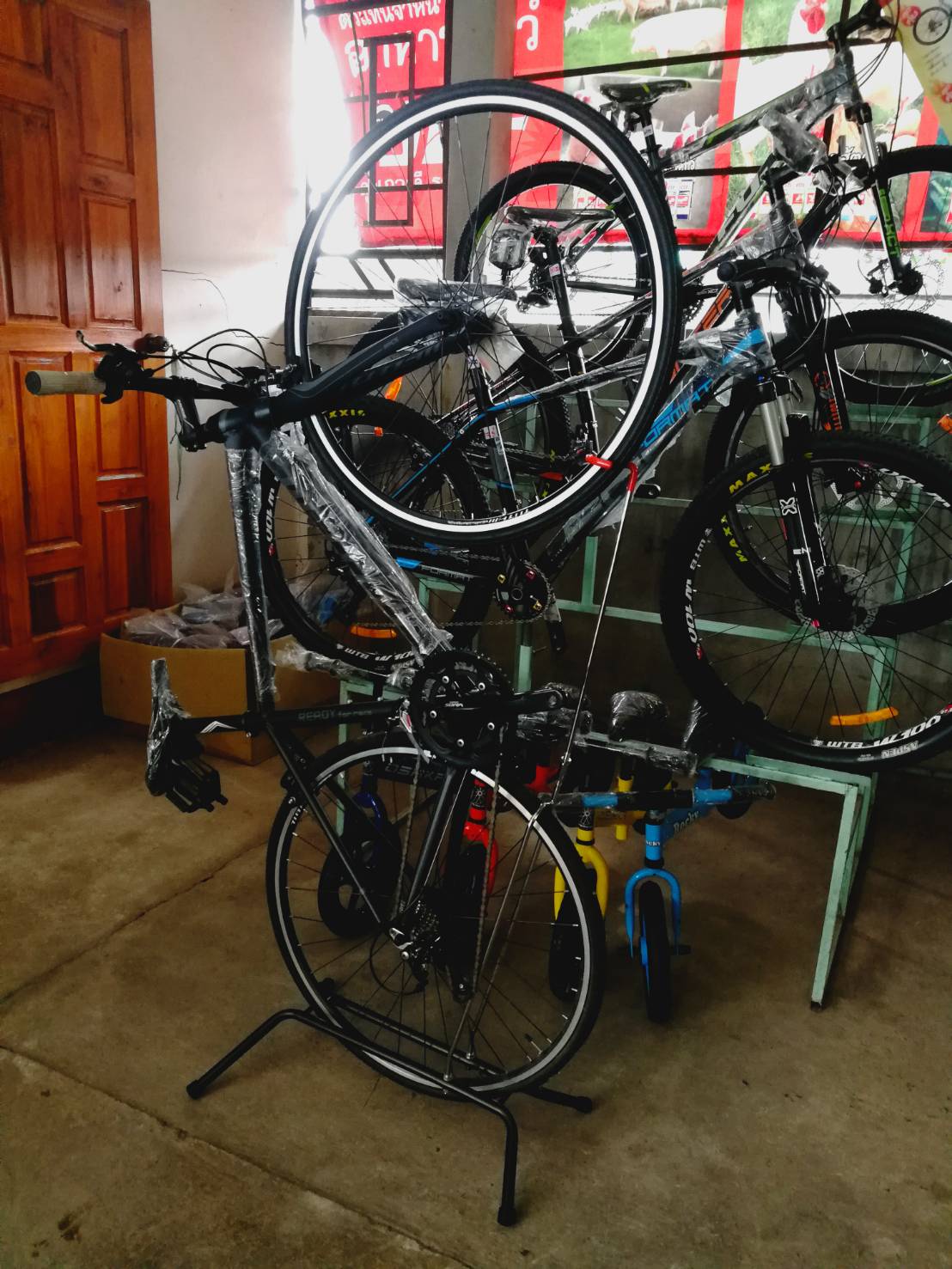 ขาตั้งจักรยานชี้ฟ้า Hong SEN, E-HS-T021 Floor Mount bike stand