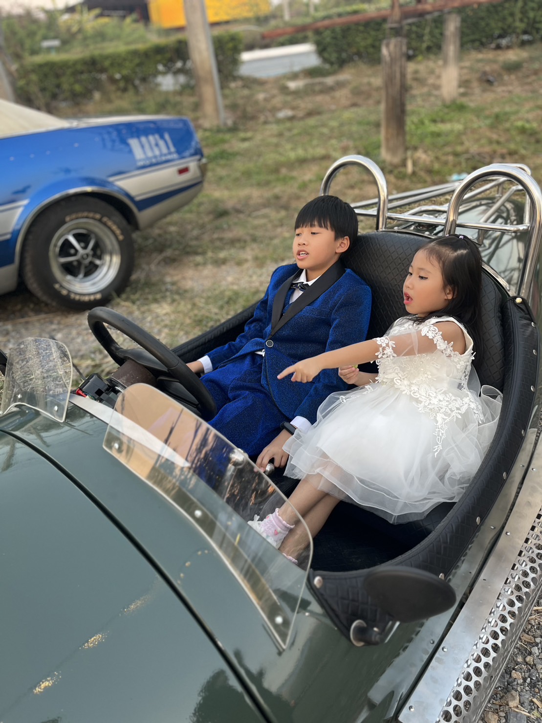 พร้อมเช่า ชุดสูทเด็กชาย สีน้ำเงิน เนื้อกากเพชร แบบหรูหรา (พร้อมเช่าไซส์ 120 , 130 , 150)