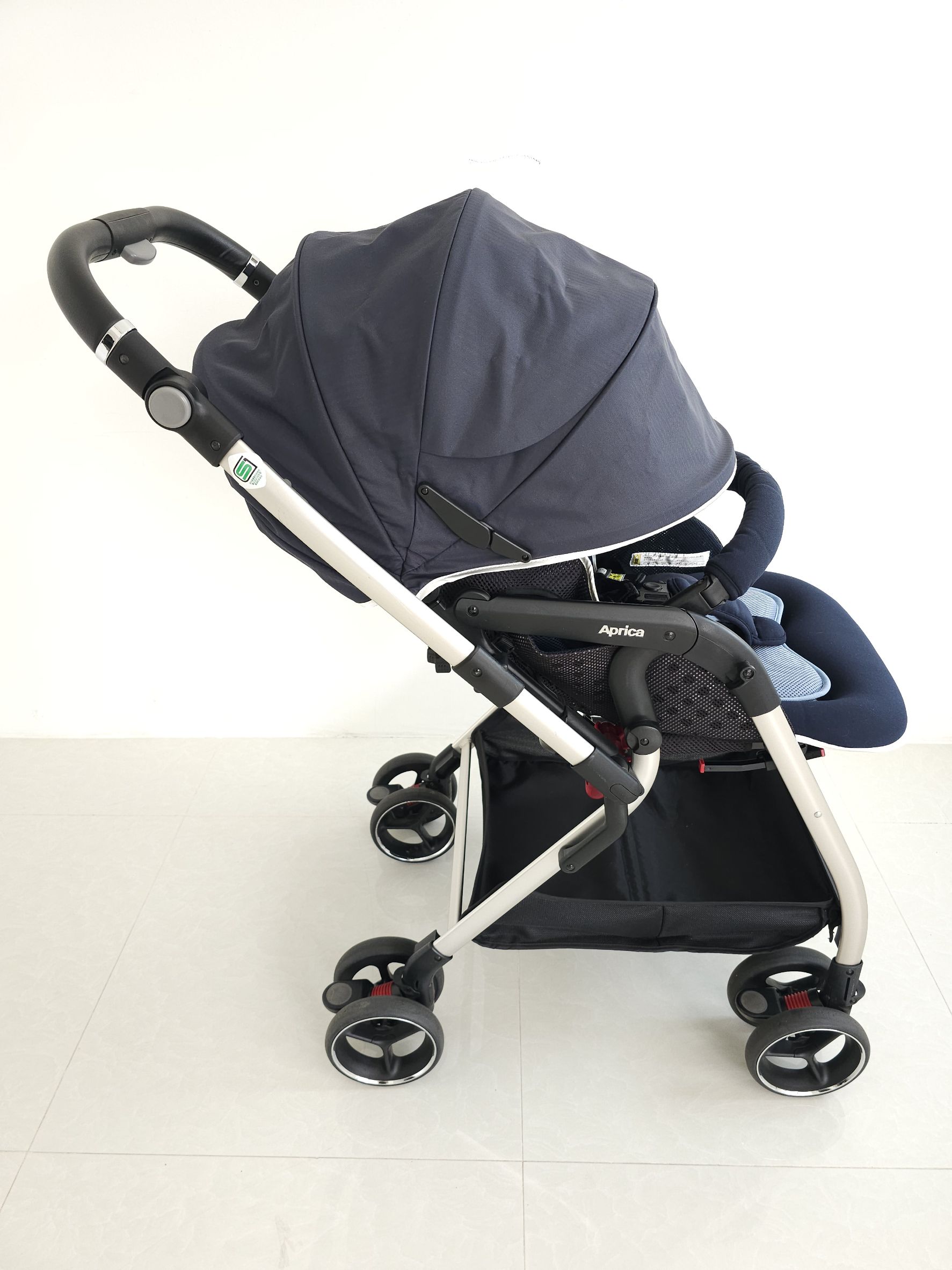 Aprica Optia Cushion สีน้ำเงิน