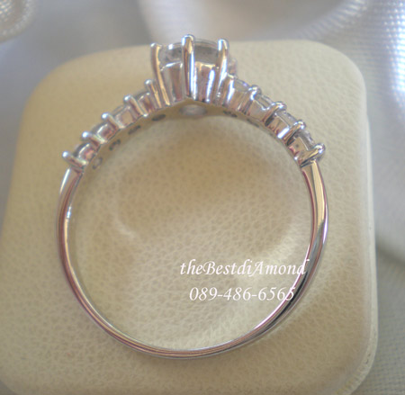 BR402RD+++แหวนชูผสมแหวนแถว+++สุดยอดความสวยค เรียบๆ แต่หรูหรา อยุ่ได้นานไม่มีout เหมือนจริงสุดๆๆเพชรแวววาวมาก ใส่แล้วขับให้นิ้วเรียวสุด ไม่ควรพลาดนะคะ