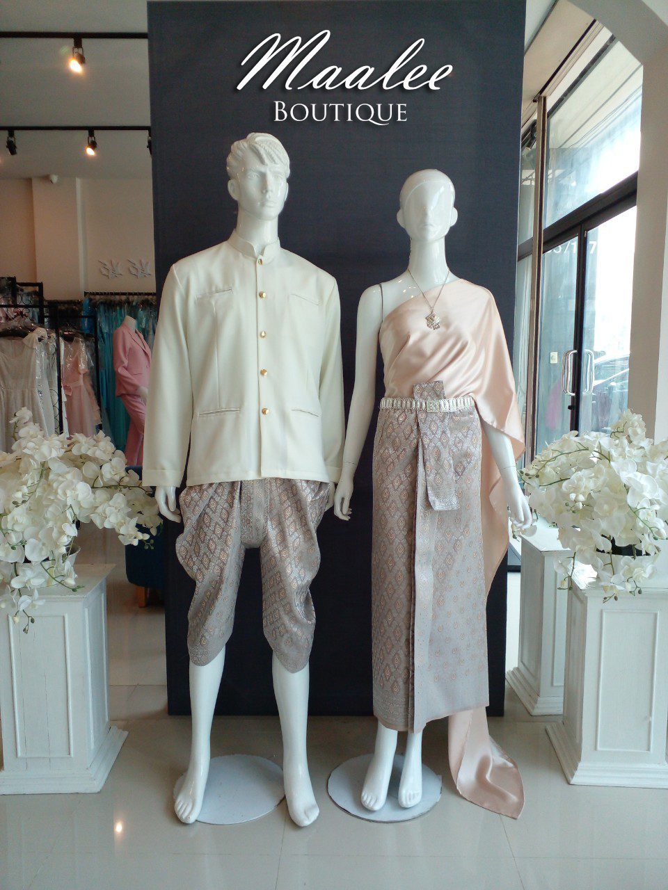 เช่า ชุดไทย ชุดเพื่อนเจ้าสาว ชุดไทยผ้าถุงสีเทาชาเงิน สไบสีชมพู โรสโกลด์อ่อน