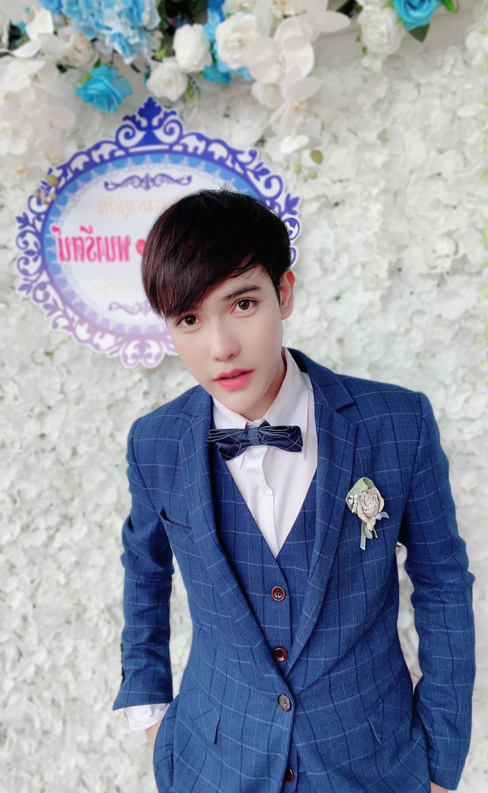 พร้อมเช่า ชุดสูทชาย สีน้ำเงิน ลายตาราง ทรงเข้ารูป สไตล์เกาหลี พร้อมเสื้อกั๊ก