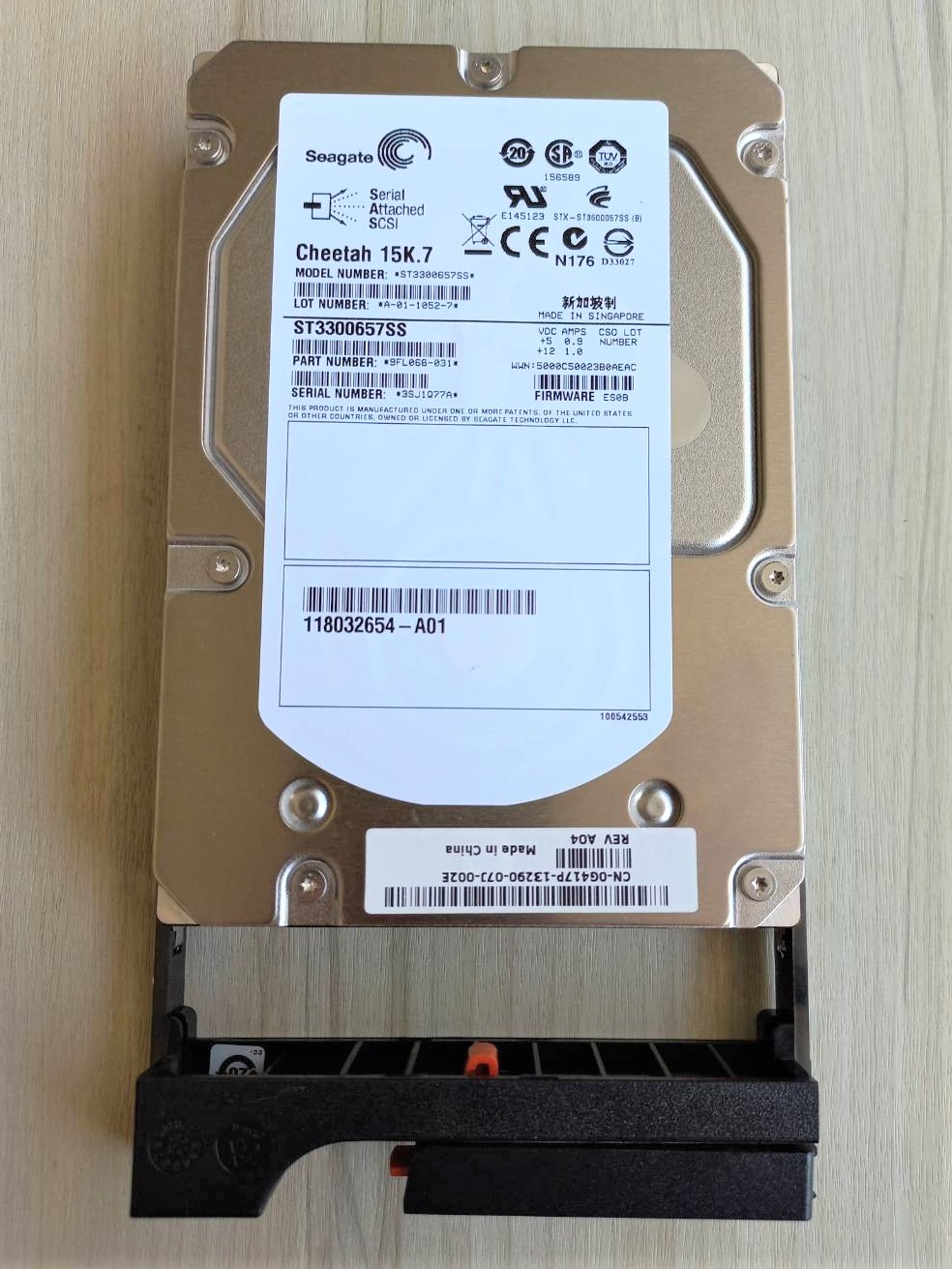005048956 9FL066-031 Seagate 300GB 15000RPM SAS 6Gbps 16MB Cache 3.5-inch Hard Drive.