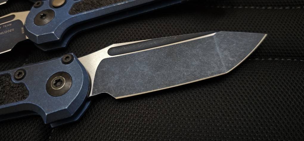 Microtech LUDT Gen III T/E Black Standard Weathered Blue