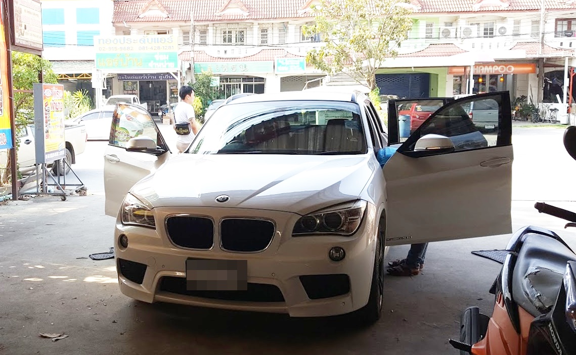 สั่งตัดพรมรถยนต์ BMW X1 2010-2014 เข้ารูป
