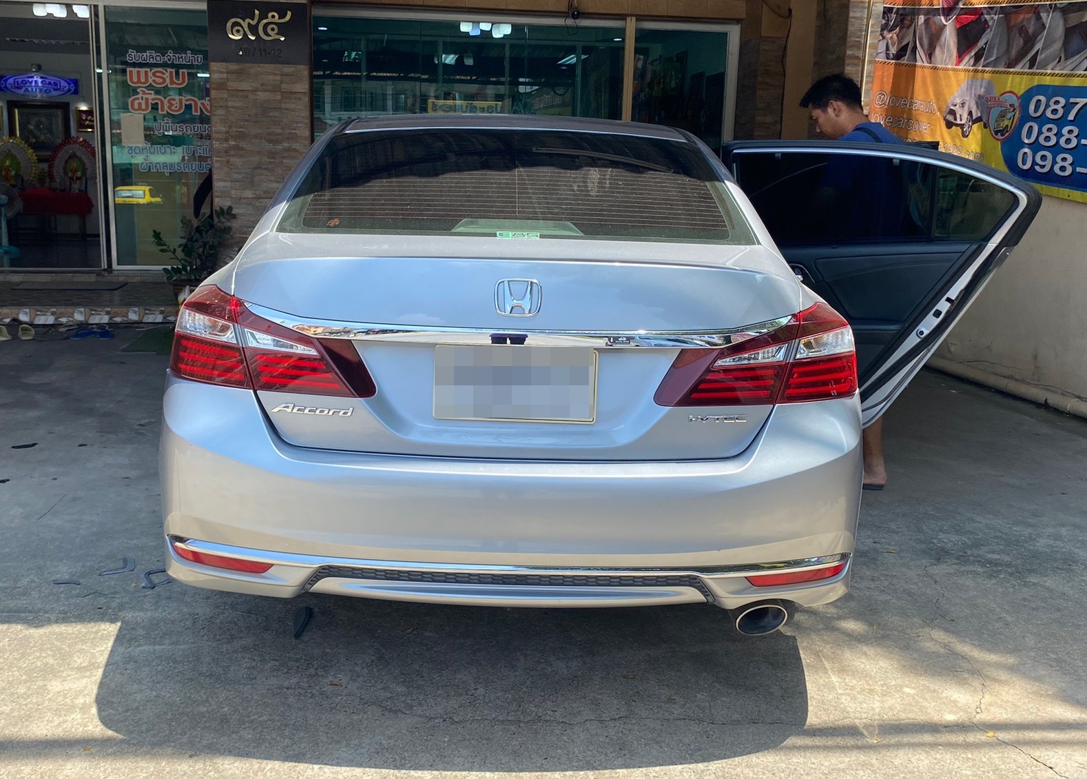 พรมรถยนต์ Honda Accord G9 2016 ปูพรมvvip สีน้ำตาลเข้ม เข้ารูป เต็มคัน